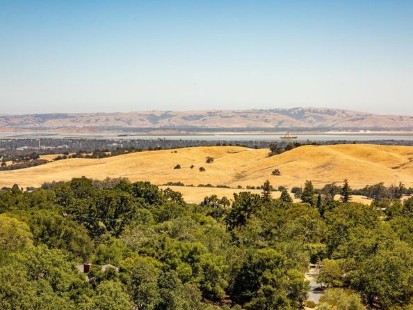 30 Pine Ridge Way, Portola Valley CA 94028