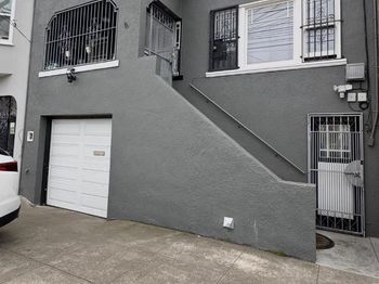 89 Farallones Street