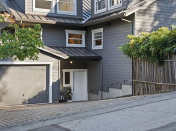 133 Russell Avenue