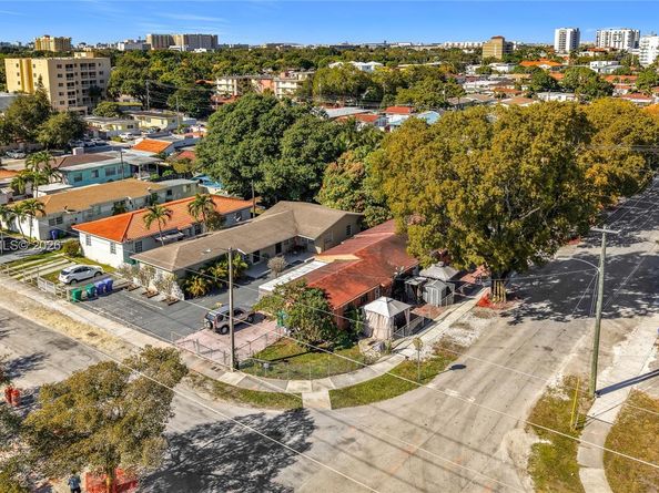 3601 SW 7th St, Miami FL 33135