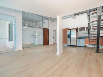 10 SW South River Dr