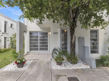 3599 SW 17th St