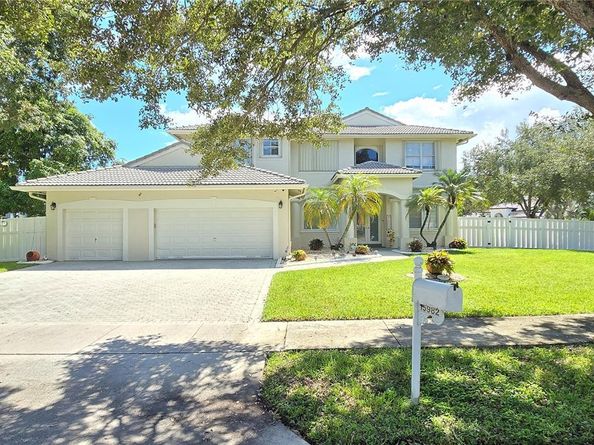 15982 SW 61st St, Davie FL 33331
