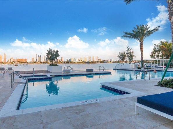 17301 Biscayne Blvd 1907, North Miami Beach FL 33160