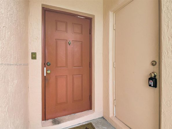 20865 NW 3rd Ln, Pembroke Pines FL 33029