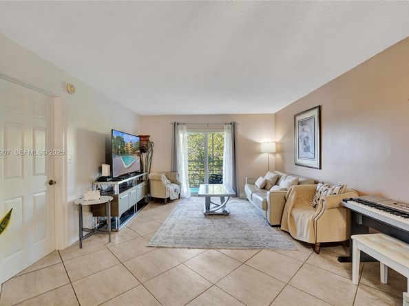 4111 Stirling Rd 502, Dania Beach FL 33314