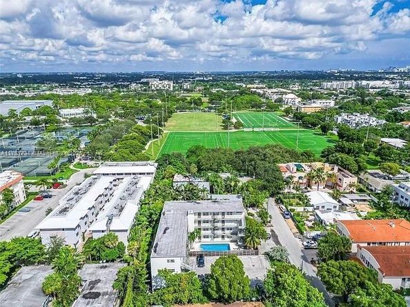 609 NE 13th Ave 302, Fort Lauderdale FL 33304