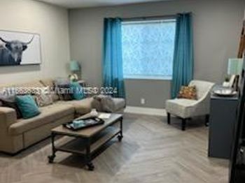 659 W Oakland Park Blvd