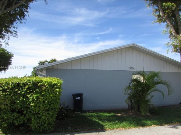 5620 SW 140th Pl, Miami FL 33183