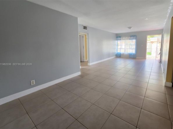 12850 SW 43rd Dr 250B, Miami FL 33175