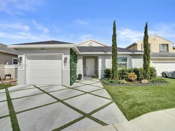 372 W Riverbend Dr