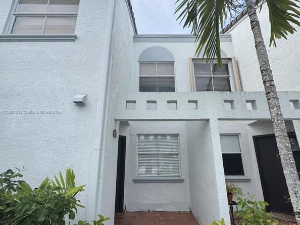 9755 NW 48th Ter 321, Doral FL 33178