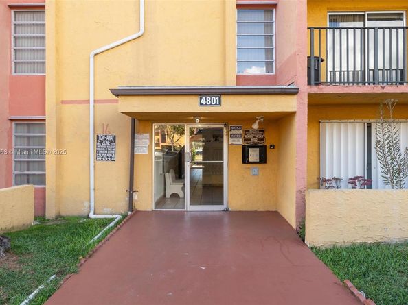 4801 NW 7th St 10916, Miami FL 33126