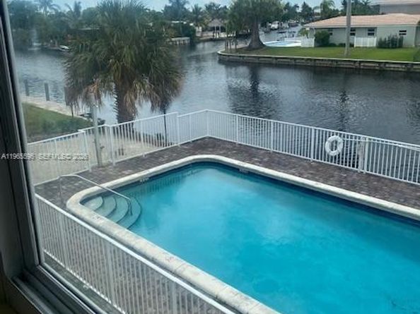 840 Pine Dr 204, Pompano Beach FL 33060