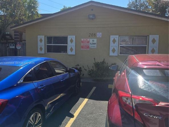 208 SW 1st Ct, Pompano Beach FL 33060