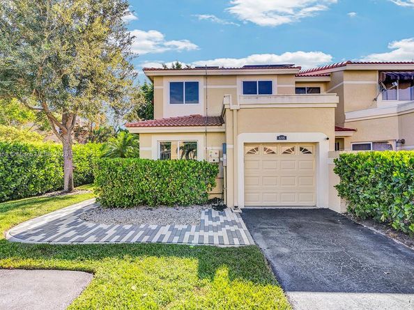 698 Deer Creek Corona Way, Deerfield Beach FL 33442