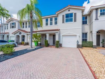 102 Riverwalk Cir