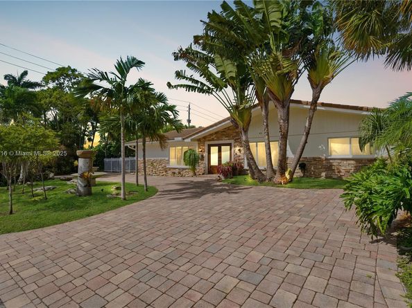 3901 NE 25th Ave, Lighthouse Point FL 33064