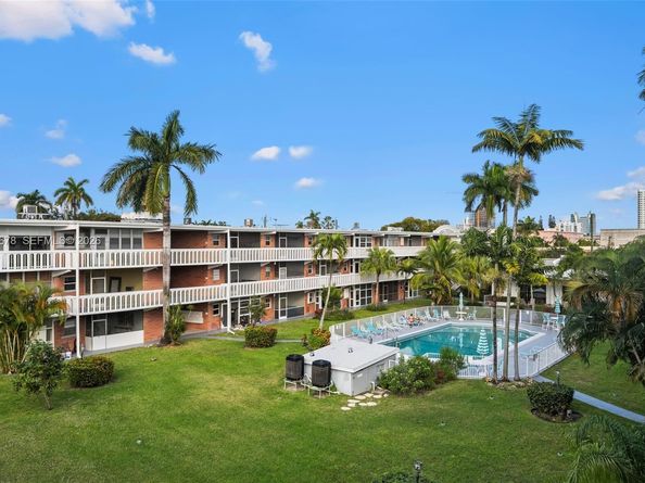 141 NE 10th Ave 26C, Hallandale Beach FL 33009