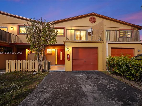 8011 NW 27th Pl, Sunrise FL 33322