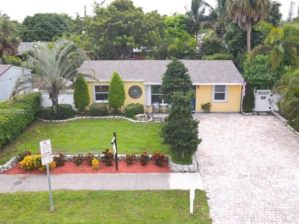 6270 SW 18th Ct, North Lauderdale FL 33068