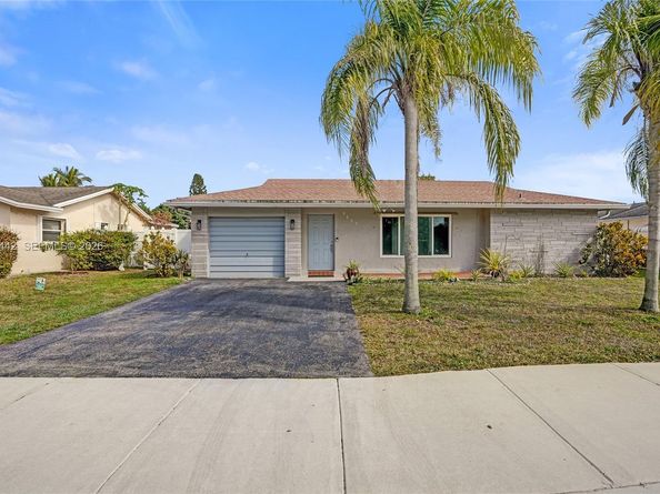 9607 NW 81st St, Tamarac FL 33321