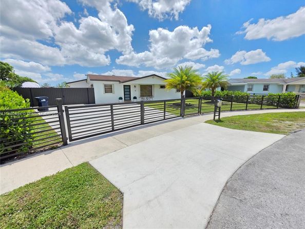 19631 NW 45th Ave, Miami Gardens FL 33055