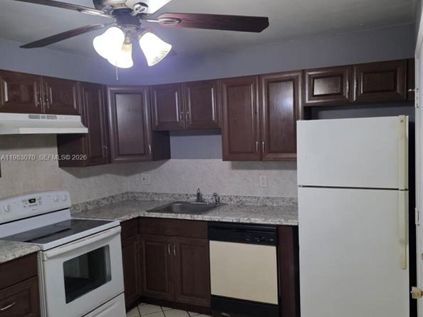 2061 NW 47th Ter 111, Lauderhill FL 33313