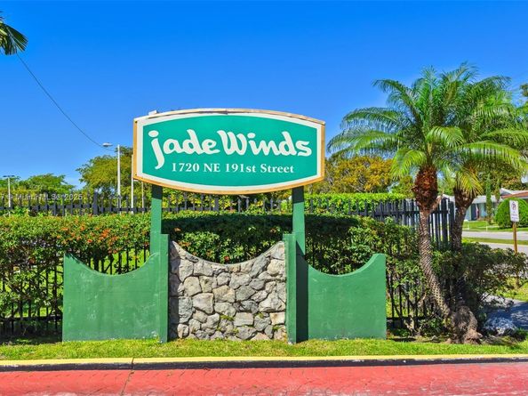 1770 NE 191st St 5081, Miami FL 33179