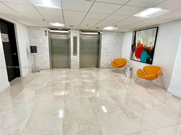 919 Hillcrest Dr 704, Hollywood FL 33021