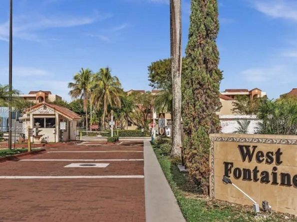 10229 NW 9th St Cir 2132, Miami FL 33172