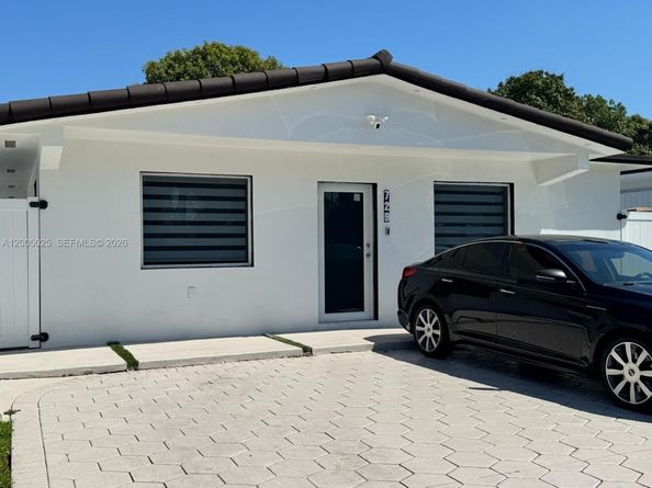 729 E 23rd St, Hialeah FL 33013