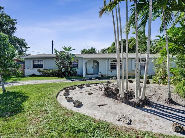 6300 SW 62nd Pl, South Miami FL 33143