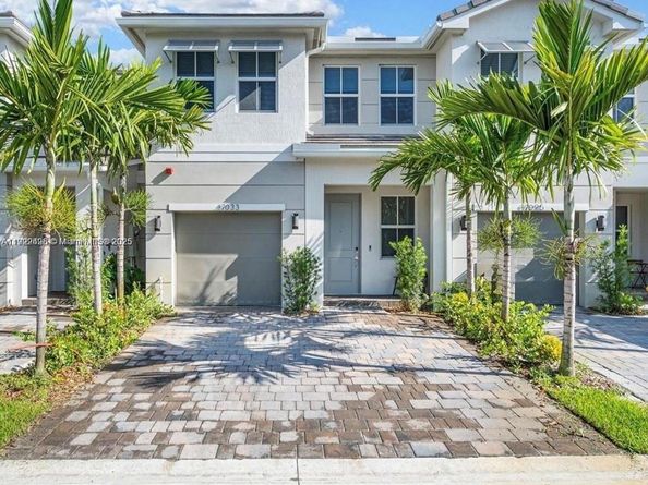 17033 SW 1st St, Pembroke Pines FL 33027