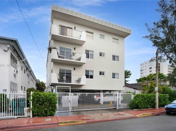 7925 Carlyle Ave 202, Miami Beach FL 33141