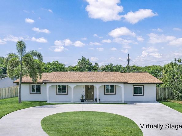 10510 SW 160th St, Miami FL 33157