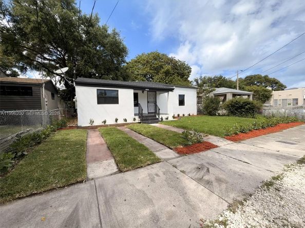 1261 NW 45th St, Miami FL 33142