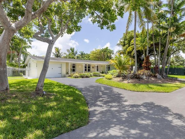 19521 SW 128th Ct, Miami FL 33177