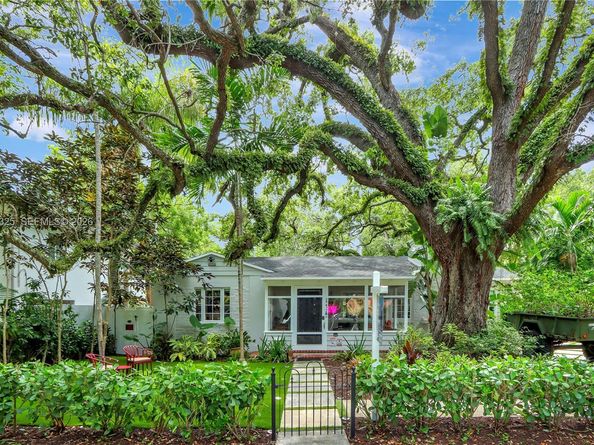 842 NW 9th Ct, Miami FL 33136