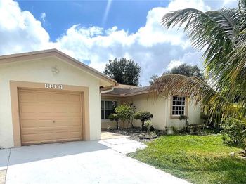 9604 NW 49th St