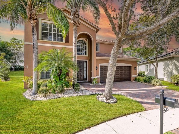 4499 W Whitewater Ave, Weston FL 33332