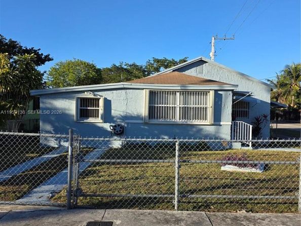 2401 NW 56th St, Miami FL 33142