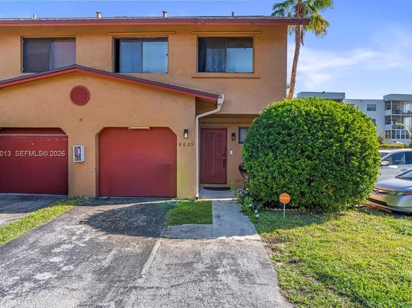 8009 NW 29th St, Sunrise FL 33322