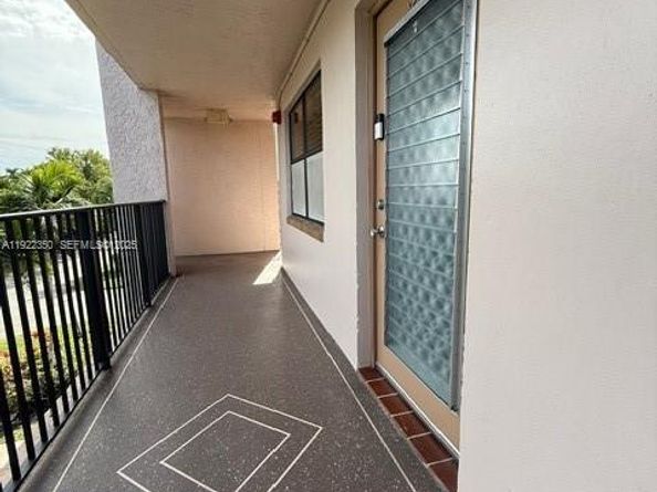 2981 N Nob Hill Rd 306, Sunrise FL 33322