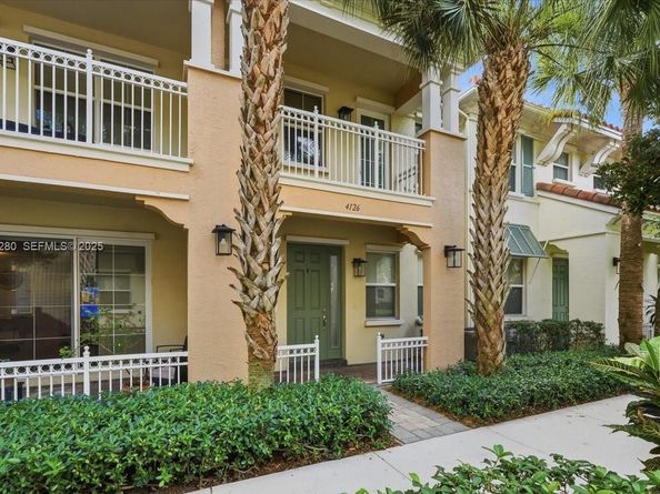 4126 Cascada Cir, Cooper City FL 33024