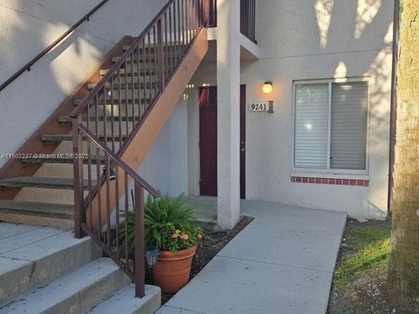 9241 SW 138th Pl 9241, Miami FL 33186