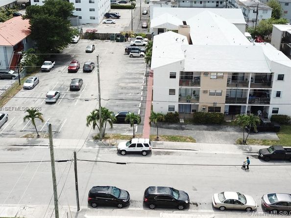 142 SW 18th Ave 9, Miami FL 33135