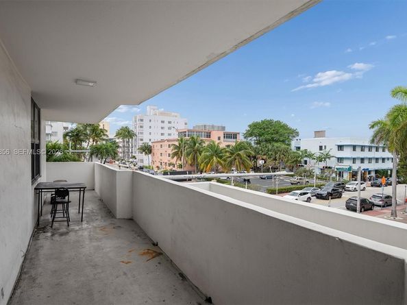 4301 Collins Ave 202, Miami Beach FL 33140