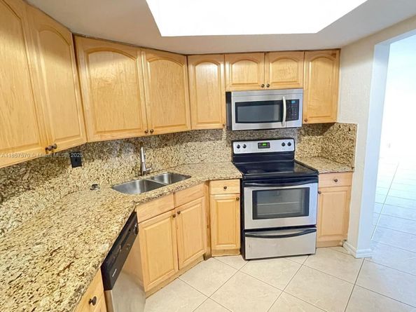 Undisclosed Address #A11857570, Miami FL 33143