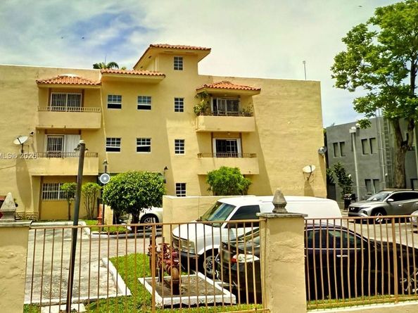 1351 SW 4th St 11, Miami FL 33135